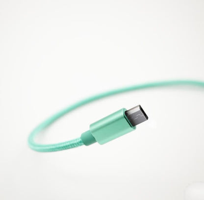 Cable Micro USB Verde | Carga Rápida y Durabilidad